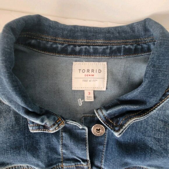Torrid Denim Women's Trucker Denim Jean Jacket First at Fit Stretch Plus Size 3 - Picture 7 of 13